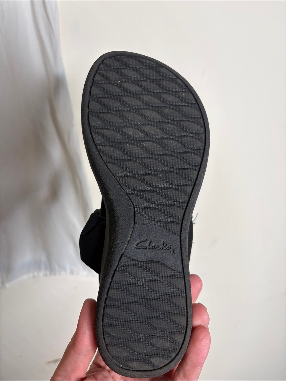 Clarks Black and Gray Women's Knotted Thong Sandals - Picture 5 of 5